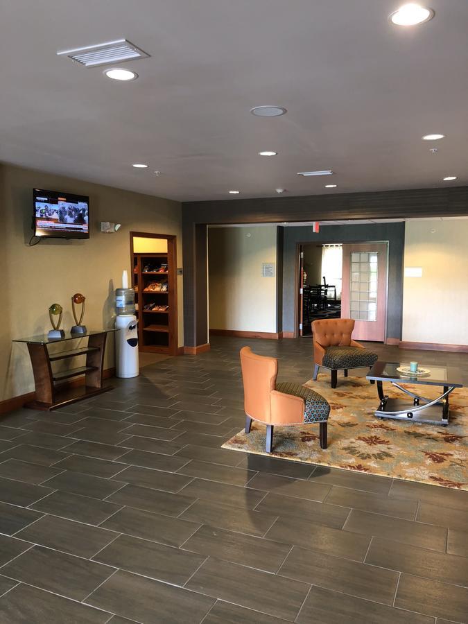 Countryview Inn & Suites Robinson Exterior photo